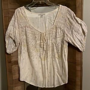 NWOT medium mid sleeve blouse from AEO